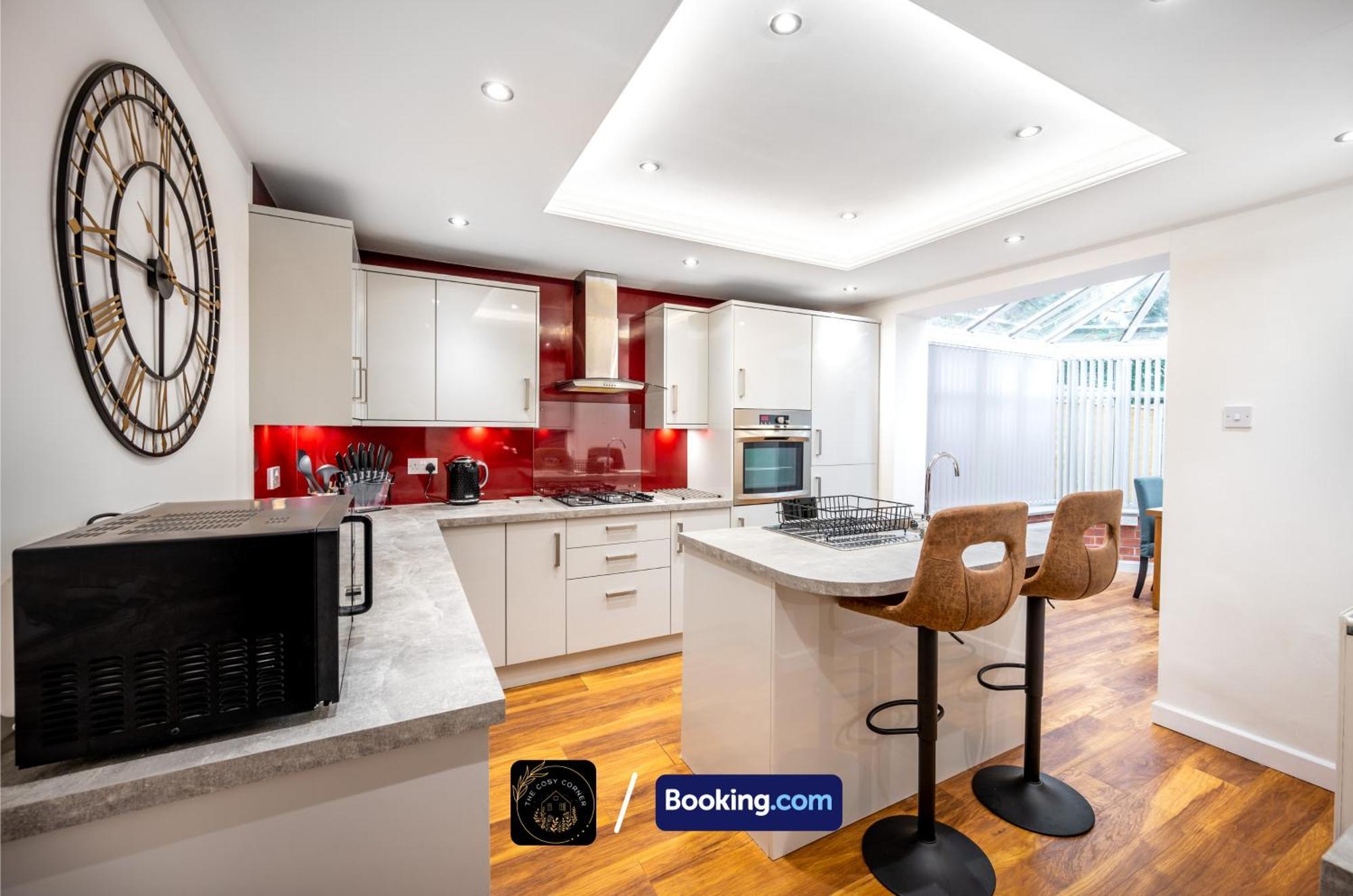 マンチェスターCosy 3-Bed House, Garden & Free Parking In Stretfordアパートメント エクステリア 写真