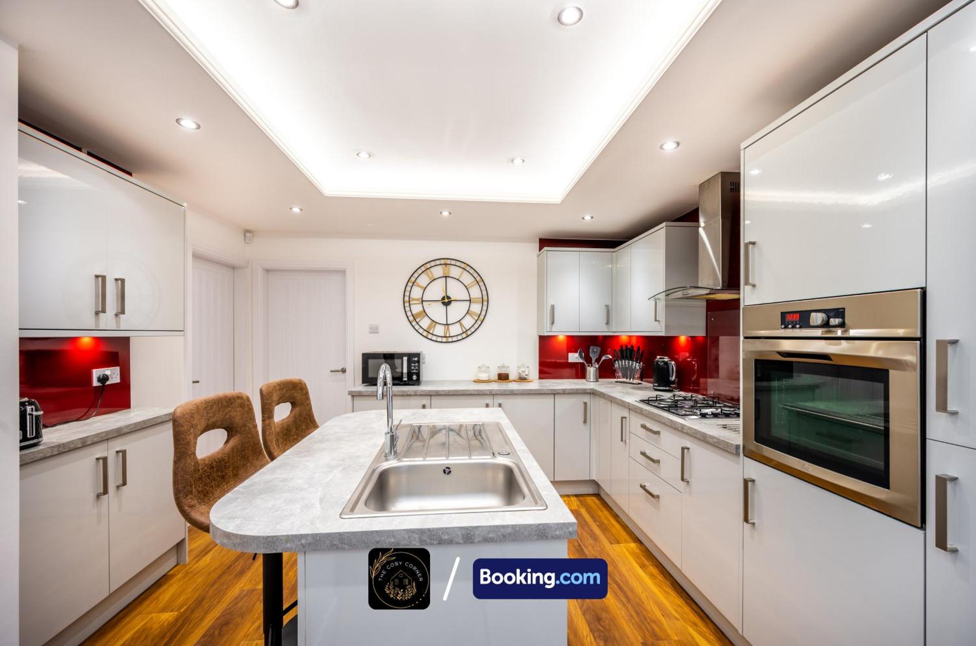 マンチェスターCosy 3-Bed House, Garden & Free Parking In Stretfordアパートメント エクステリア 写真