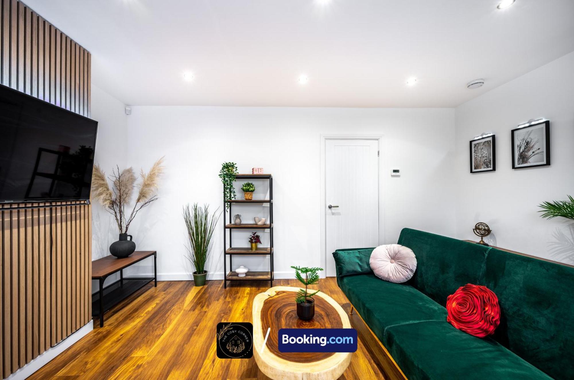 マンチェスターCosy 3-Bed House, Garden & Free Parking In Stretfordアパートメント エクステリア 写真