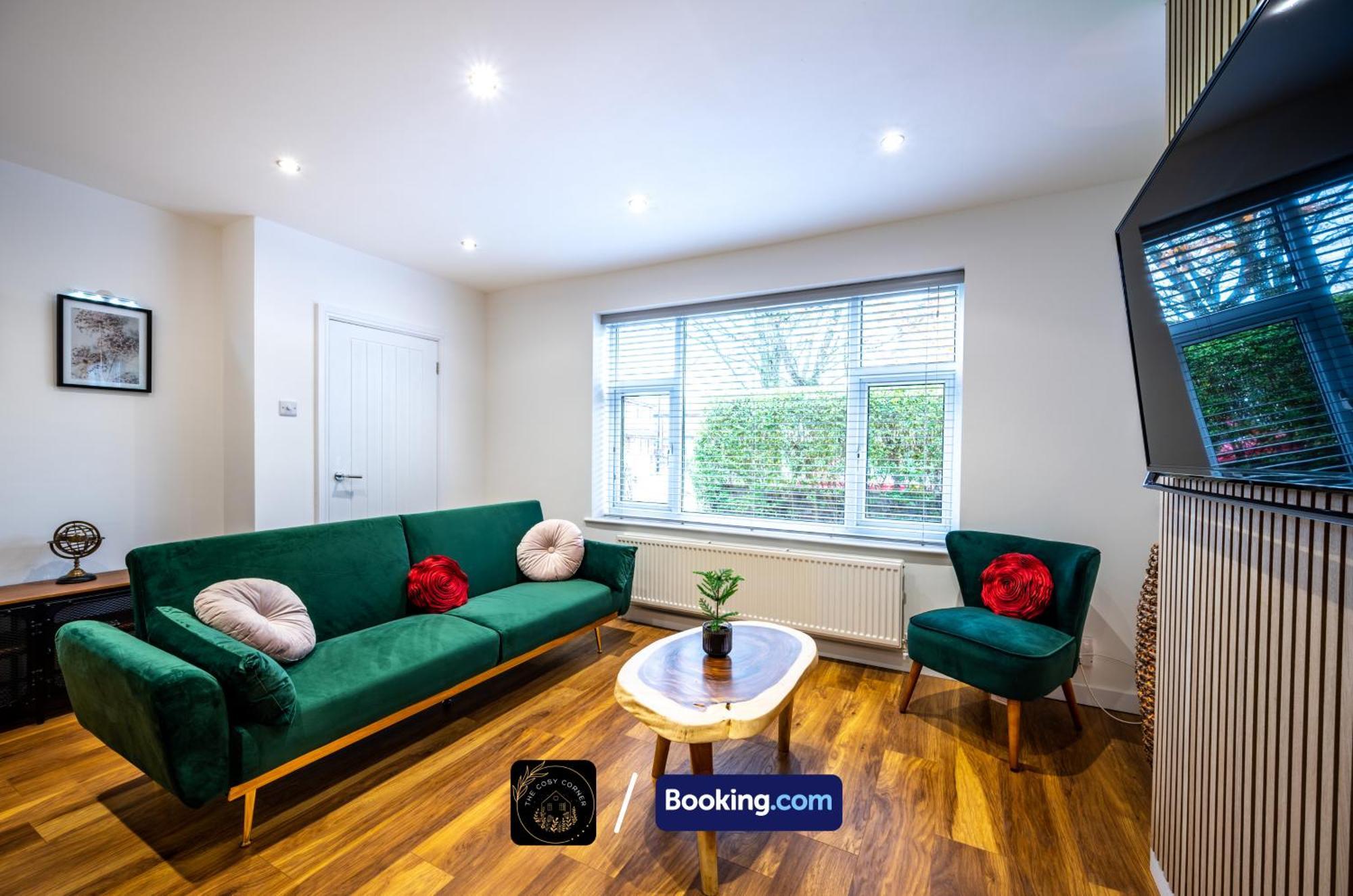 マンチェスターCosy 3-Bed House, Garden & Free Parking In Stretfordアパートメント エクステリア 写真