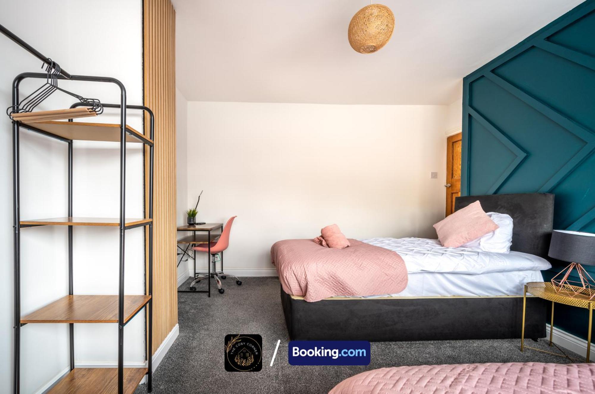マンチェスターCosy 3-Bed House, Garden & Free Parking In Stretfordアパートメント エクステリア 写真