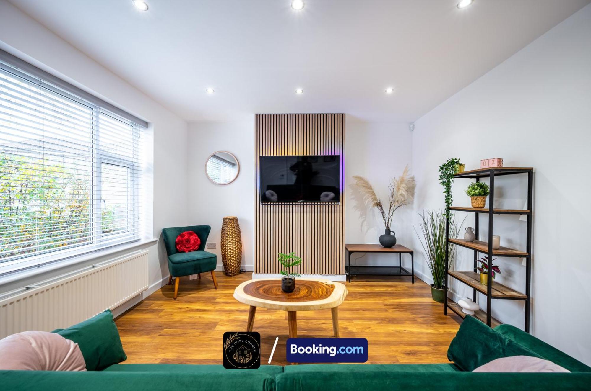 マンチェスターCosy 3-Bed House, Garden & Free Parking In Stretfordアパートメント エクステリア 写真